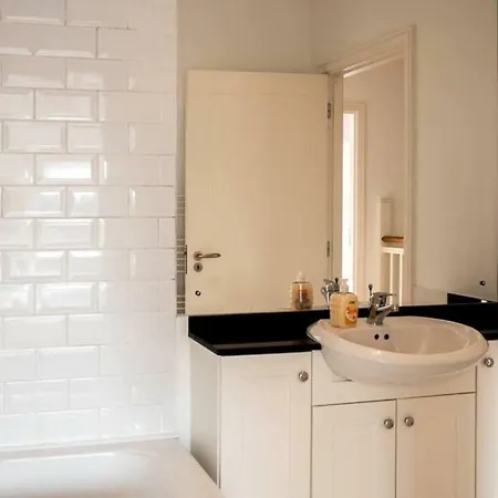 Kelston Townhouse Holiday home